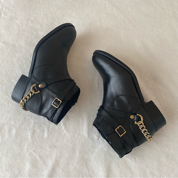 Steve Madden Ringo Ankle Booties Black with Gold Chain Detail Size 8.5M - Picture 13 of 16